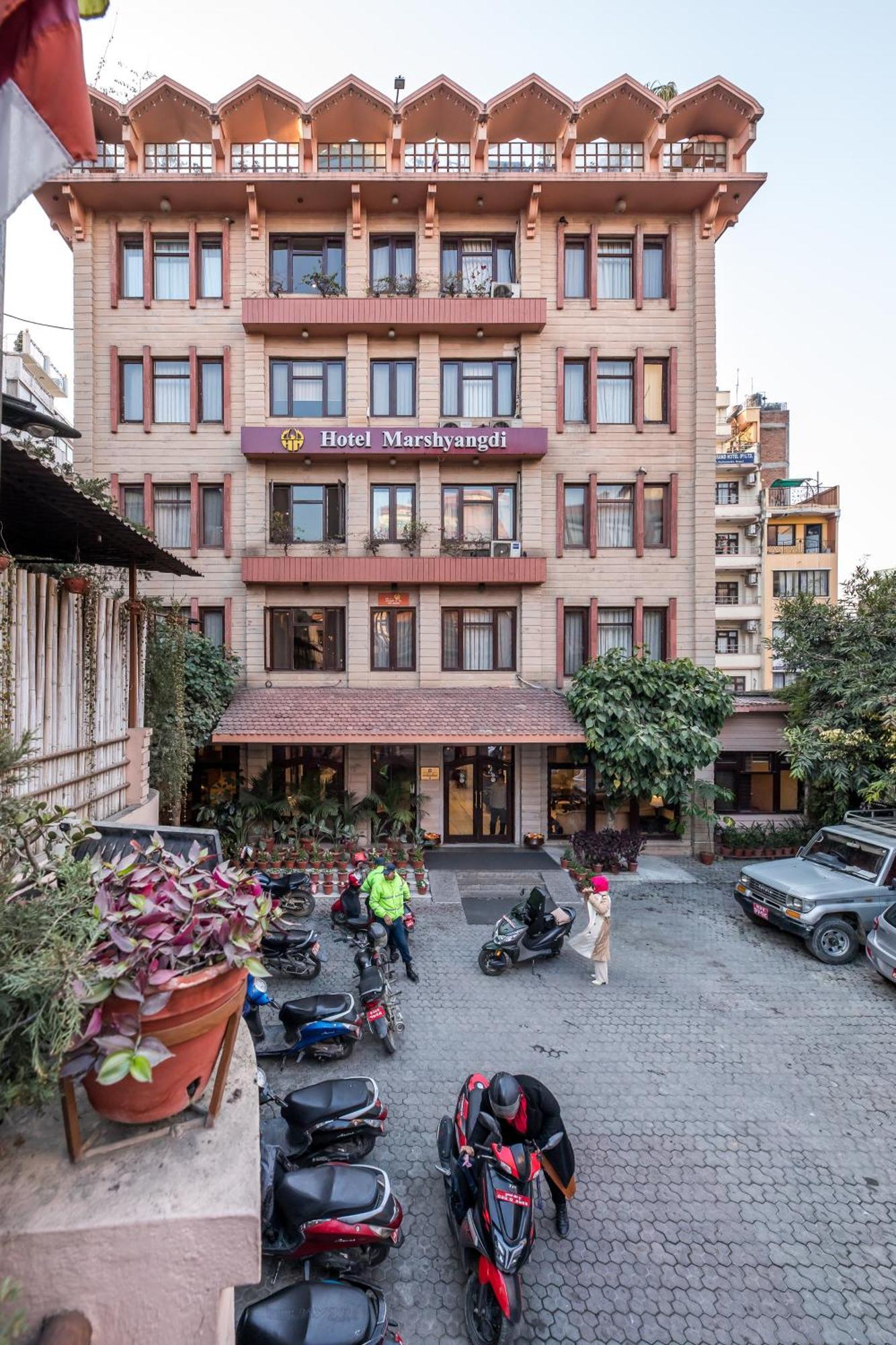 Hotel Marshyangdi Катманду Экстерьер фото